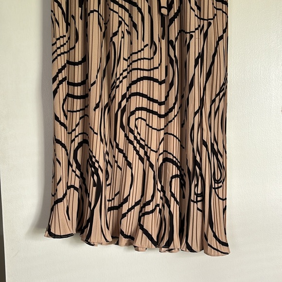 Belted Skirt - Picture 2 of 2